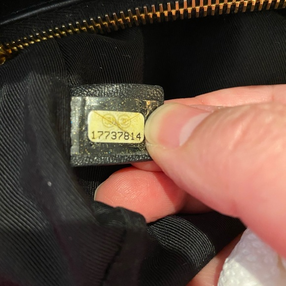 💓Sold💓Chanel tote with chain around - medium - Picture 8 of 9